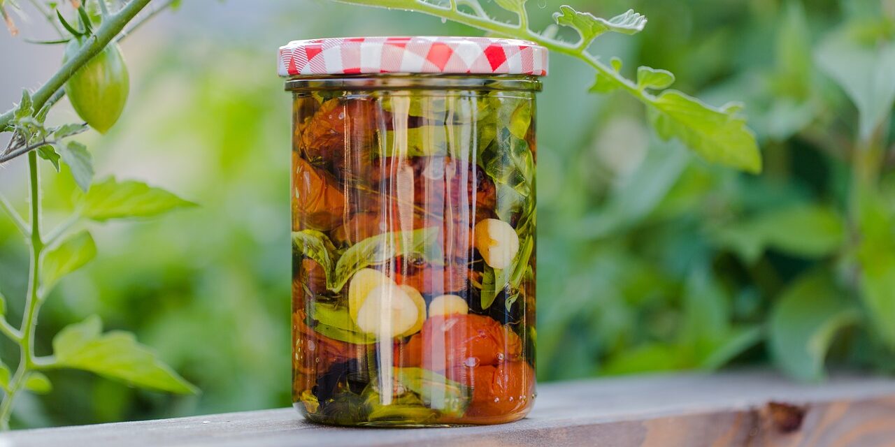 EINKOCHEN VON SAISONALEM OBST & GEMÜSE - die Sommerernte haltbar machen